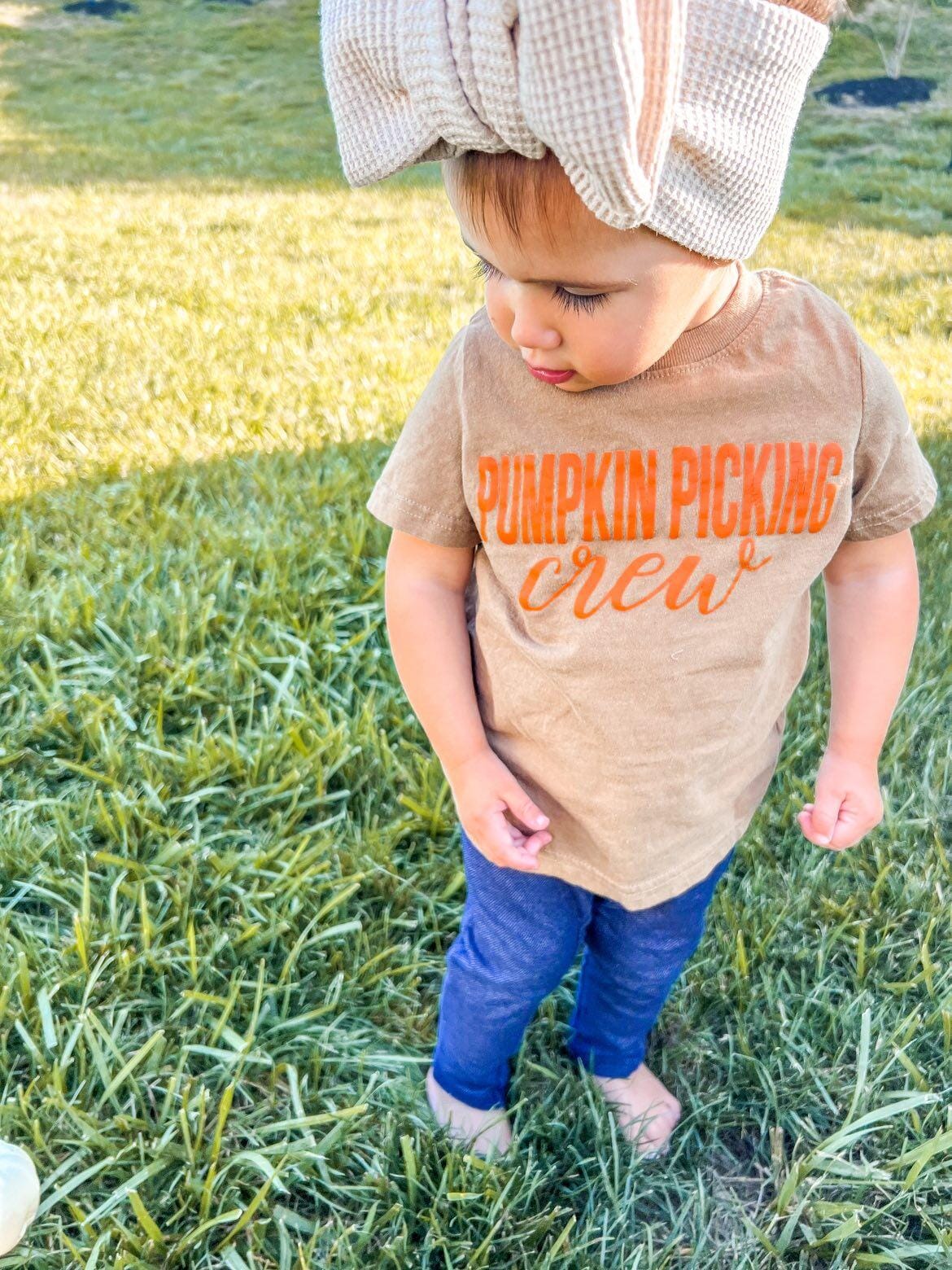 Brown Pumpkin Picking Crew