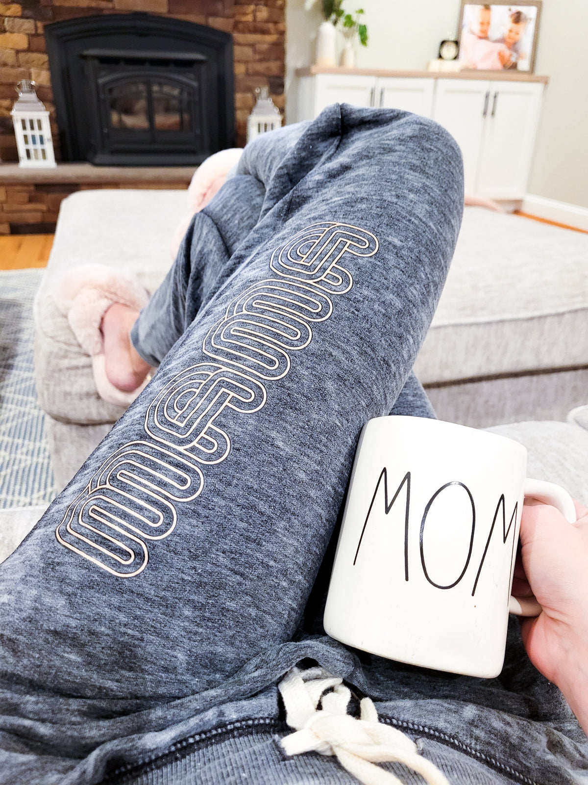 Retro Mama Fleece Joggers
