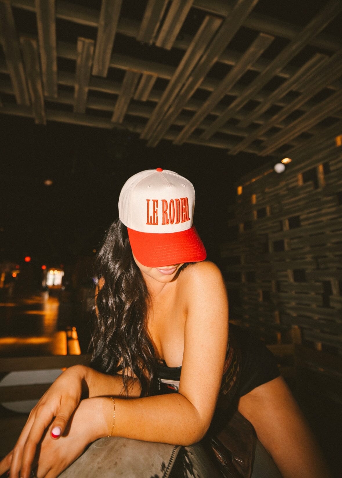 LE RODEO. Vintage Trucker Hat - Red