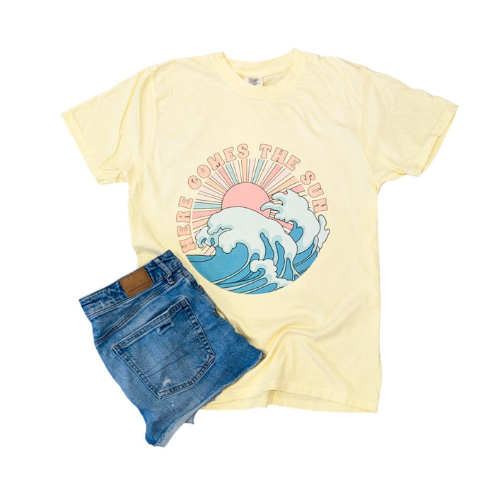 Here Comes The Sun Graphic Comfort Tee